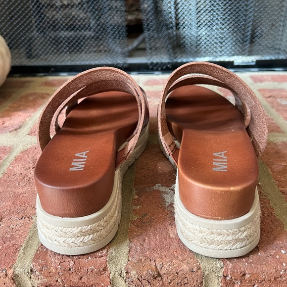 MIA Cognac Sandals, size 8 - Picture 3 of 8